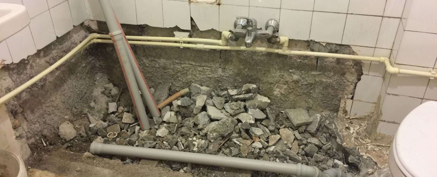 bathroom fitter near me W1J 6QF